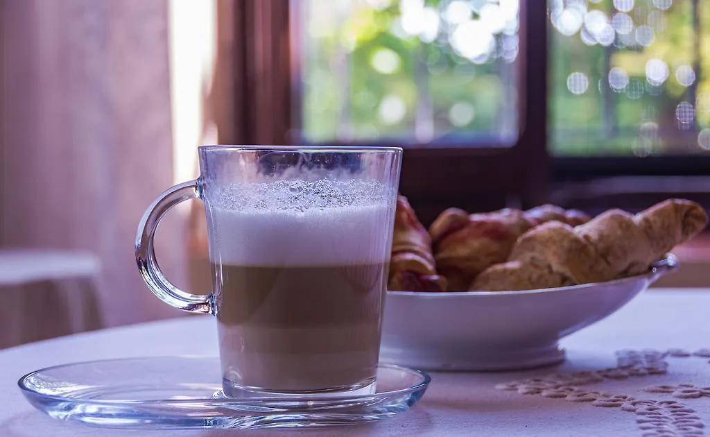 Room & Breakfast Villa Angela Felino Bed & Breakfast